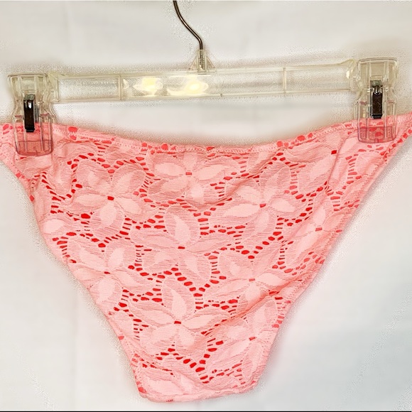 Victoria’s Secret Bikini - Picture 3 of 4